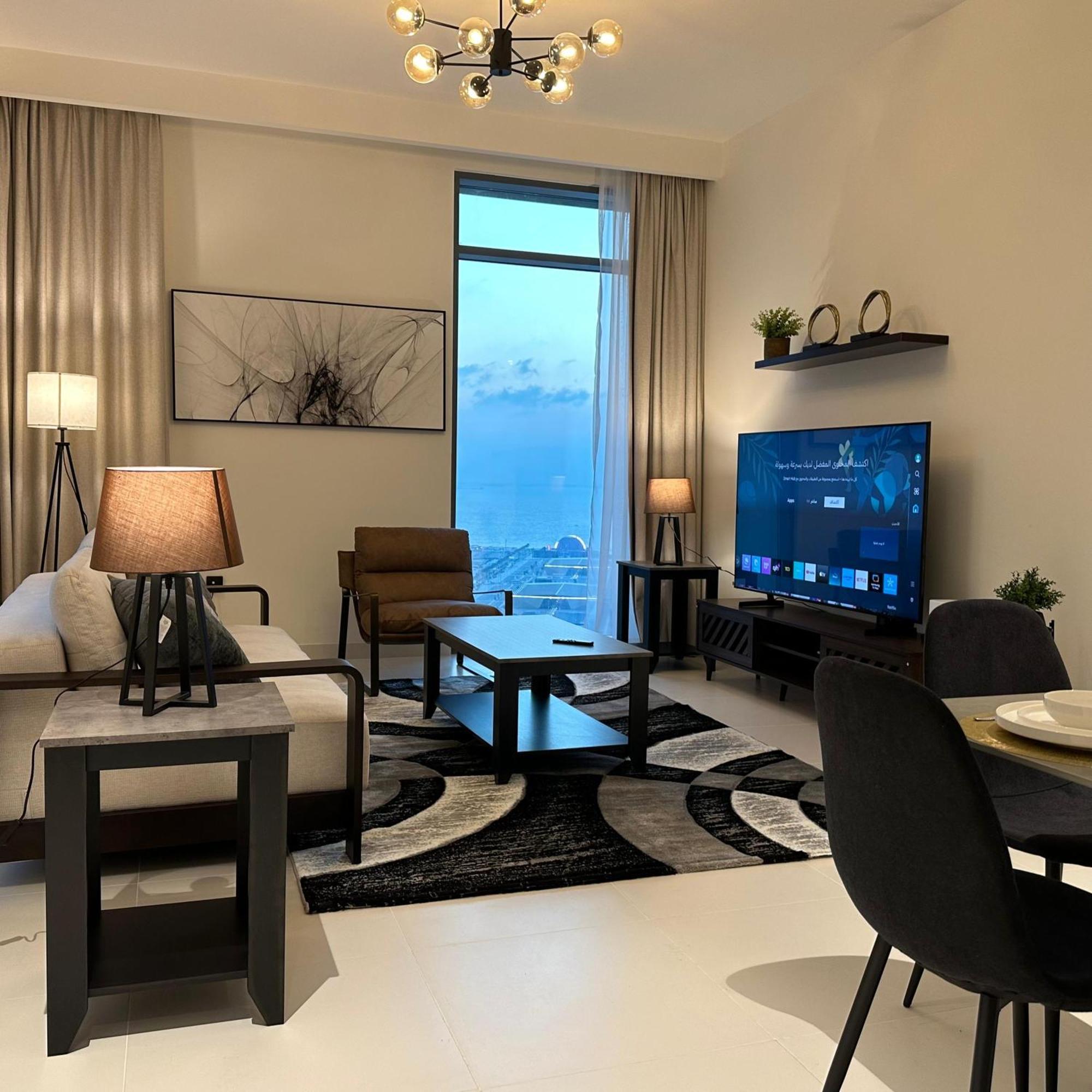Amakin Beachfront Palm Jumeirah Marina Vista 2 Apartment *