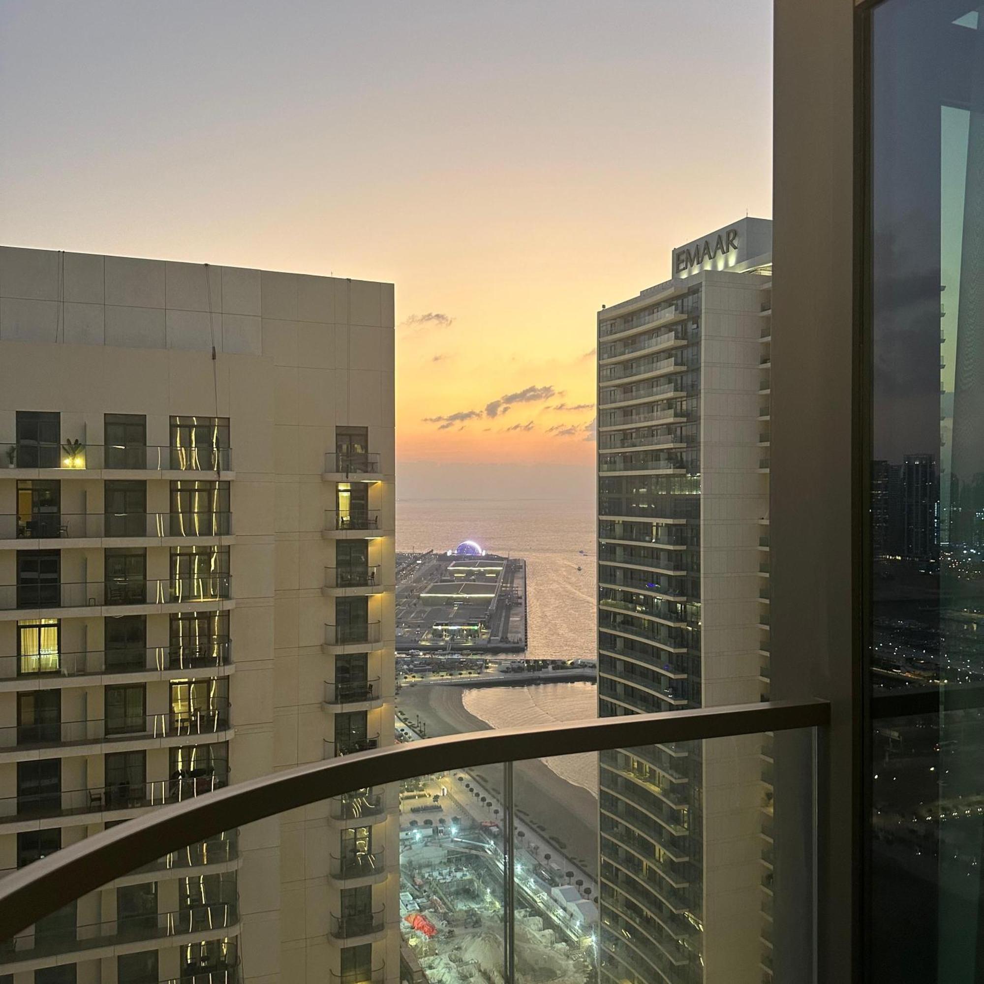 Apartment Amakin Beachfront Palm Jumeirah Marina Vista 2 Dubai