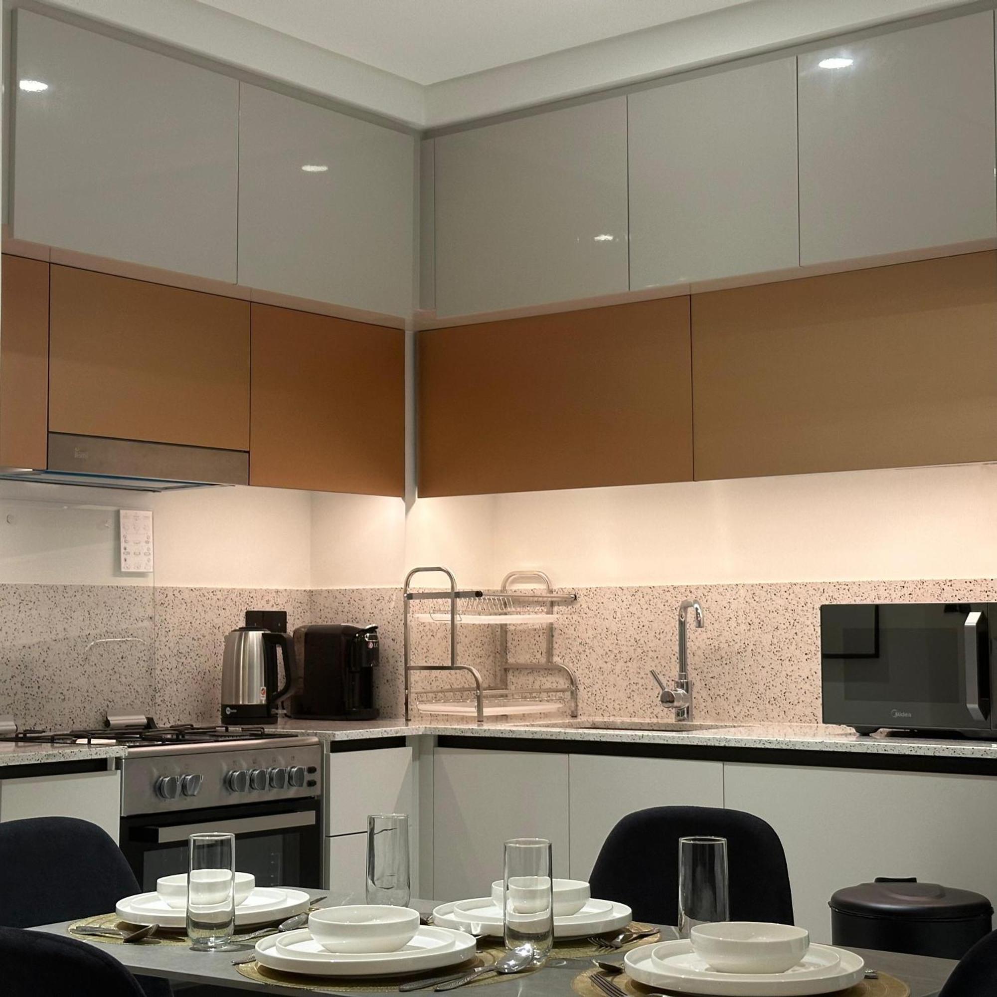 Amakin Beachfront Palm Jumeirah Marina Vista 2 Apartment