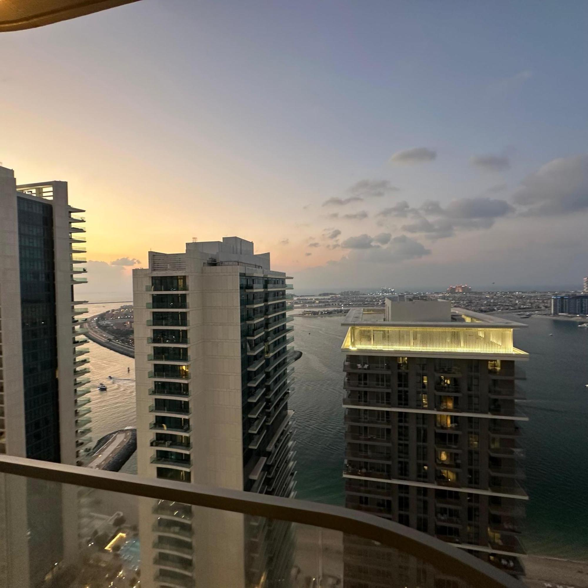 Amakin Beachfront Palm Jumeirah Marina Vista 2 Apartment Dubai
