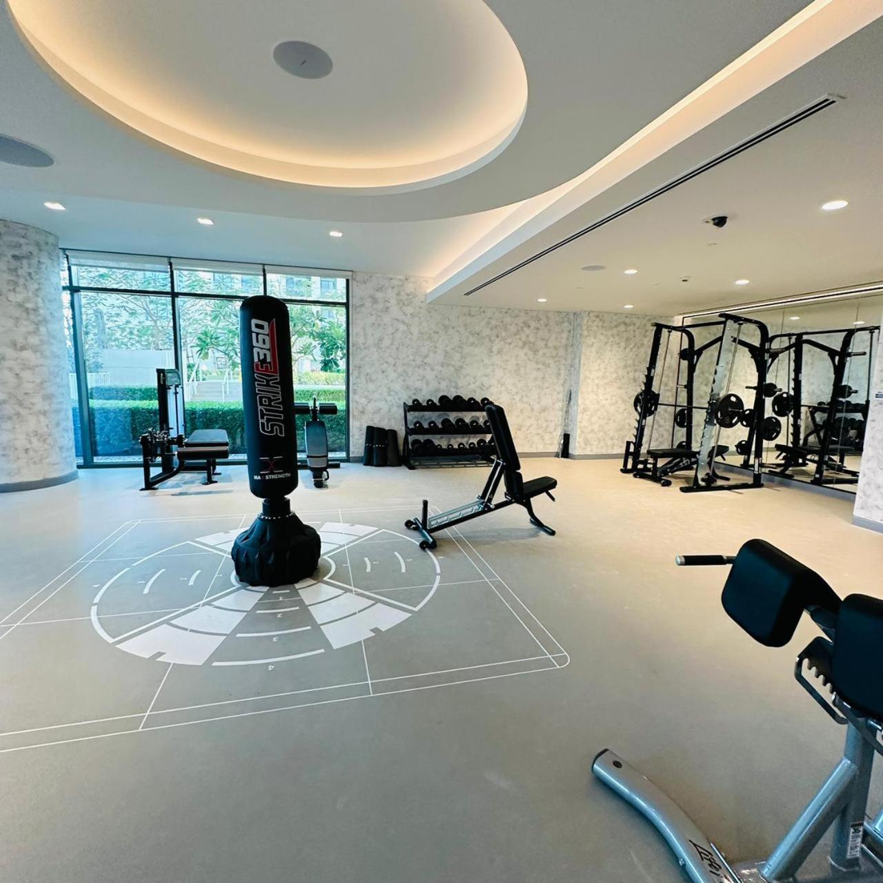 Amakin Beachfront Palm Jumeirah Marina Vista 2 Apartment Dubai