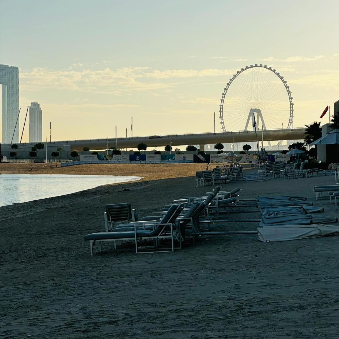 Amakin Beachfront Palm Jumeirah Marina Vista 2 Apartment *