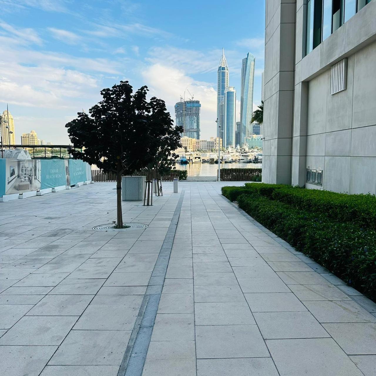 Apartment Amakin Beachfront Palm Jumeirah Marina Vista 2 Dubai