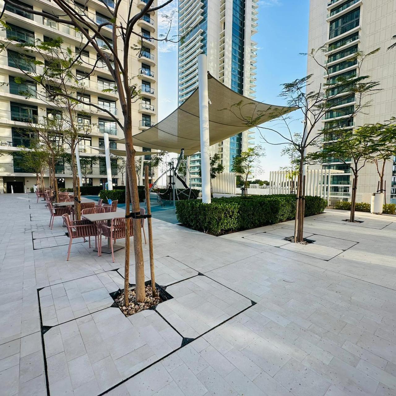 Amakin Beachfront Palm Jumeirah Marina Vista 2 Apartment