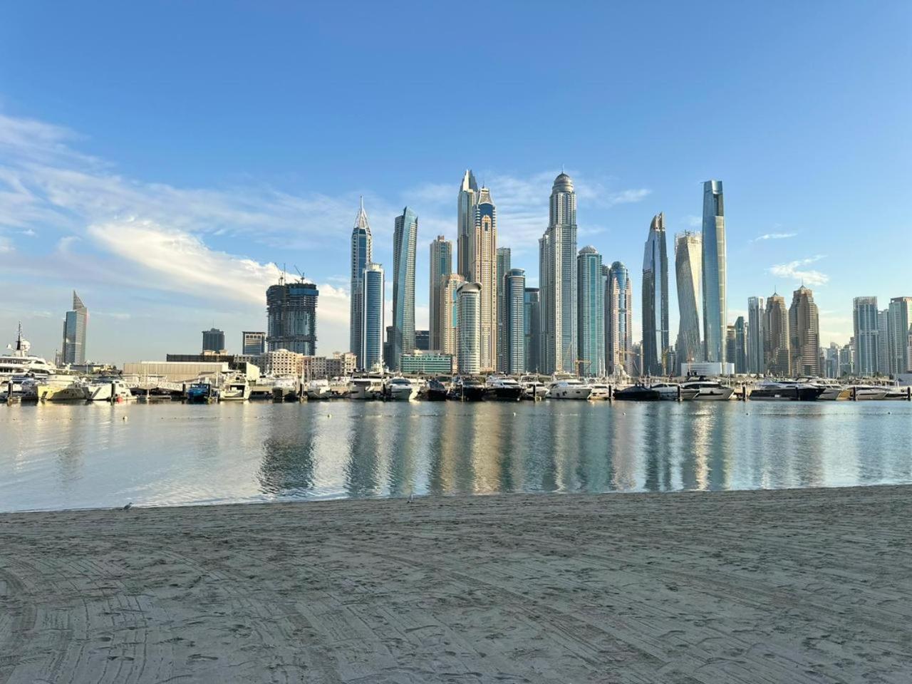 Amakin Beachfront Palm Jumeirah Marina Vista 2 Apartment