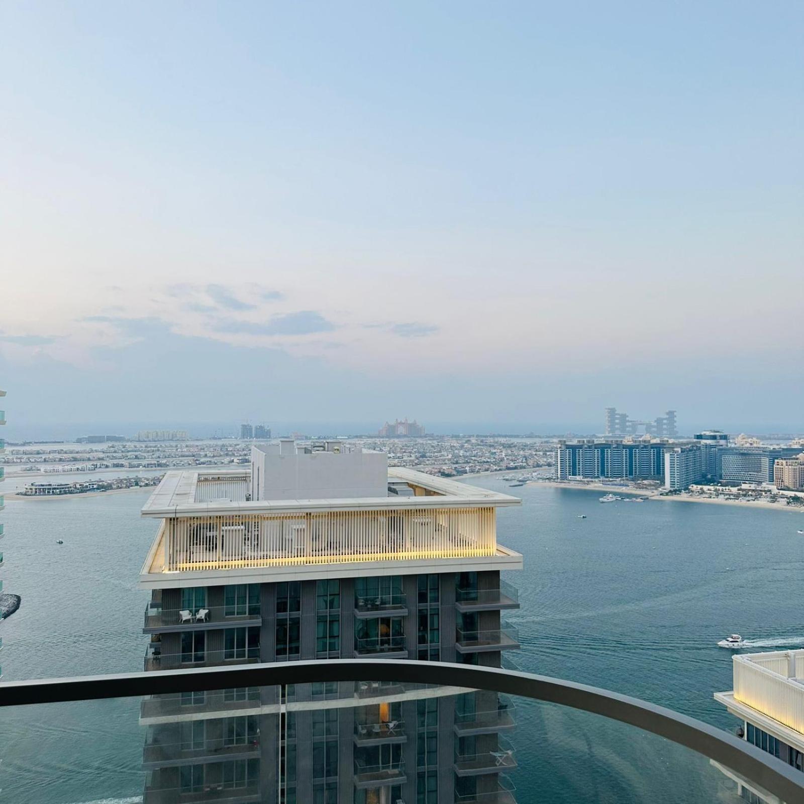 Apartment Amakin Beachfront Palm Jumeirah Marina Vista 2 *